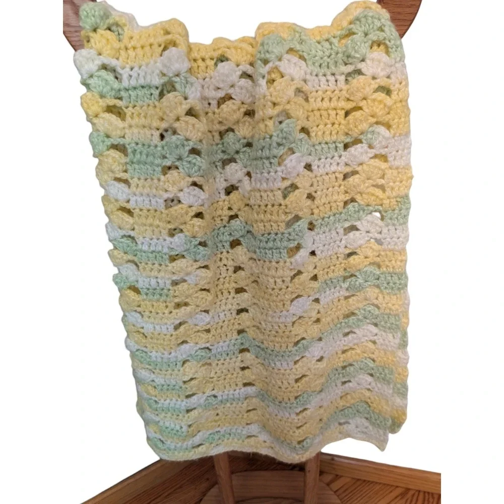 Handmade Crochet Baby Blanket Yellow Green White Shell Stitch Pastel 36x48